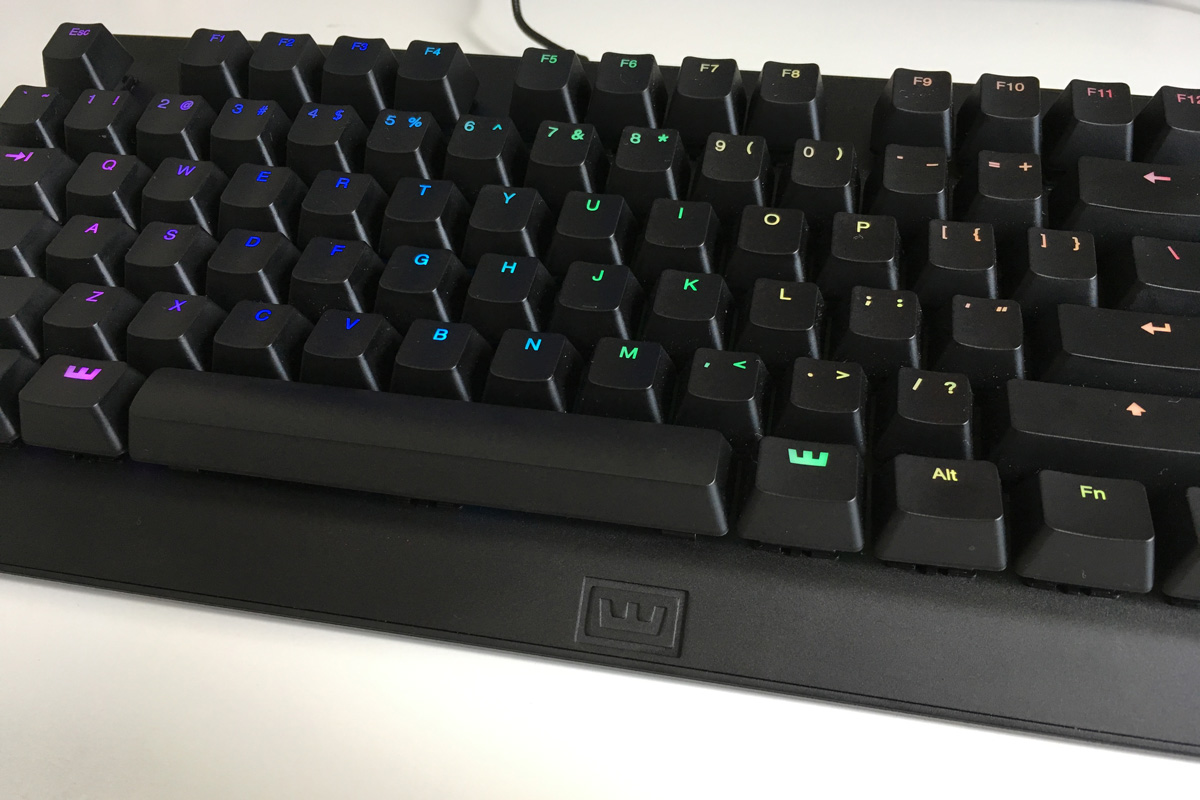 De Wooting One (een Nederlands merk) is een toetsenbord waarbij je zelf kunt wisselen tussen red en blue switches.